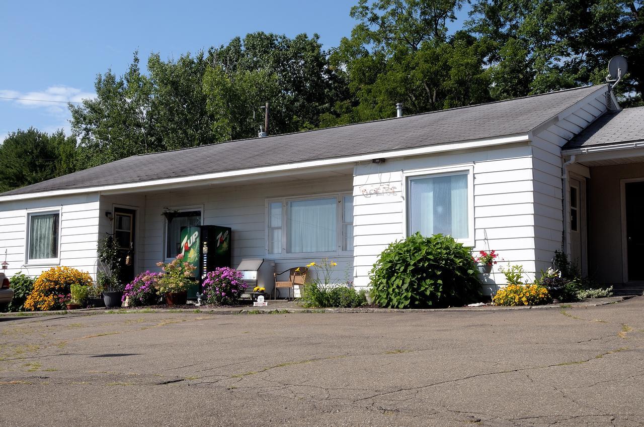 The Chieftain Motel Watkins Glen Exterior foto